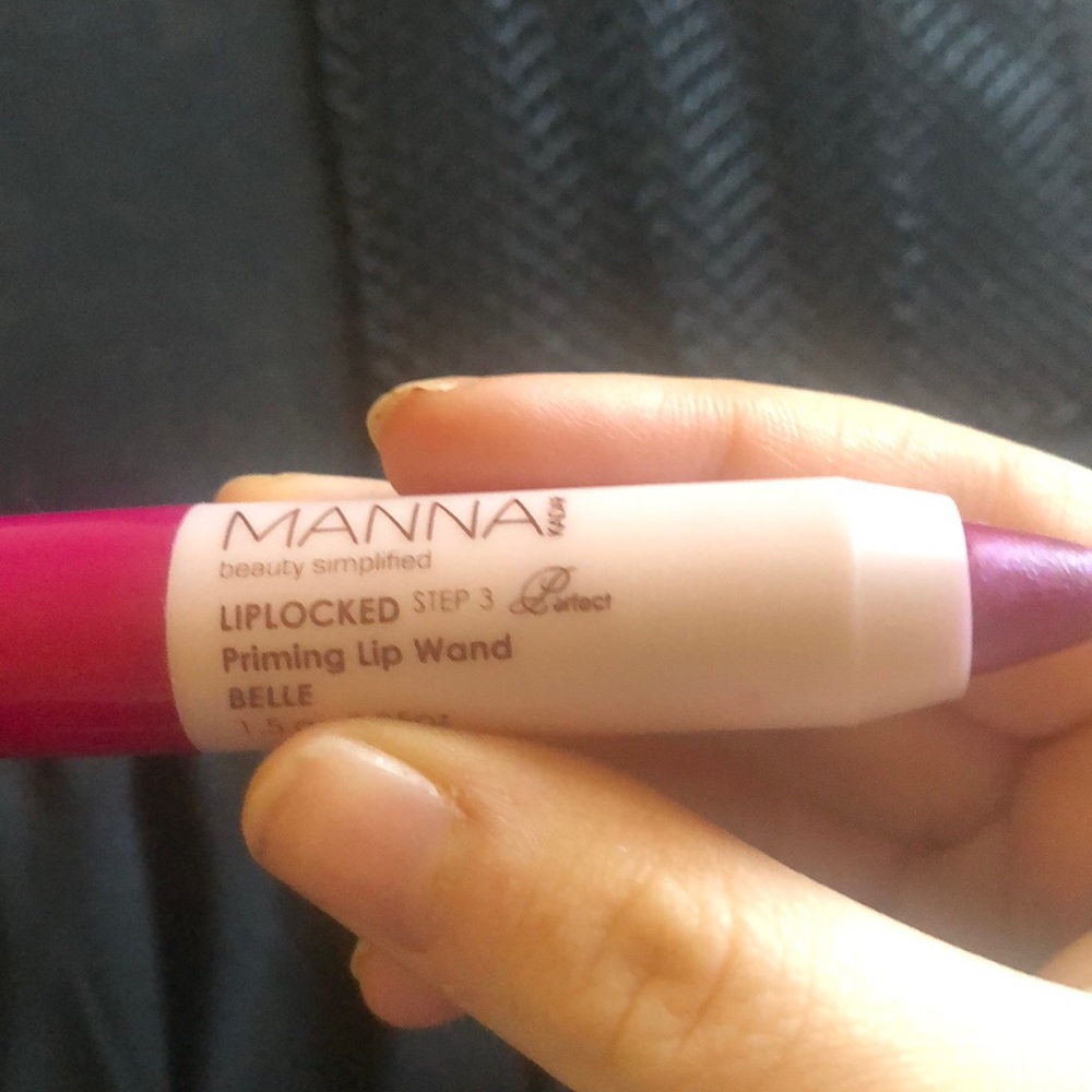 MANNA lip priming wand in the color “belle”